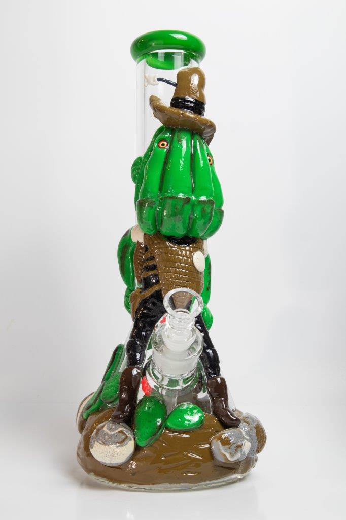 14- inch Scarecrow Bong – a bong with character for weed and dabs in water breaker style glass. For sale now, this unique piece features a Scarecrow design shape, a 14MM male bowl piece for weed, and a straight down stem