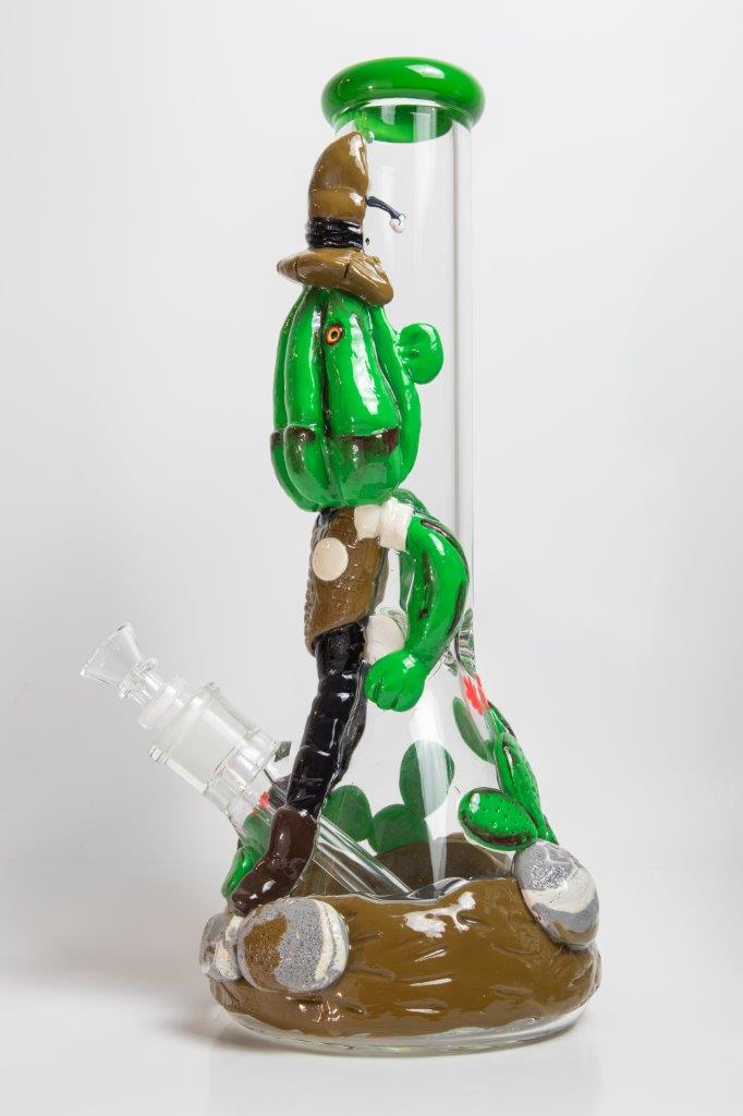 14- inch Scarecrow Bong – a bong with character for weed and dabs in water breaker style glass. For sale now, this unique piece features a Scarecrow design shape, a 14MM male bowl piece for weed, and a straight down stem