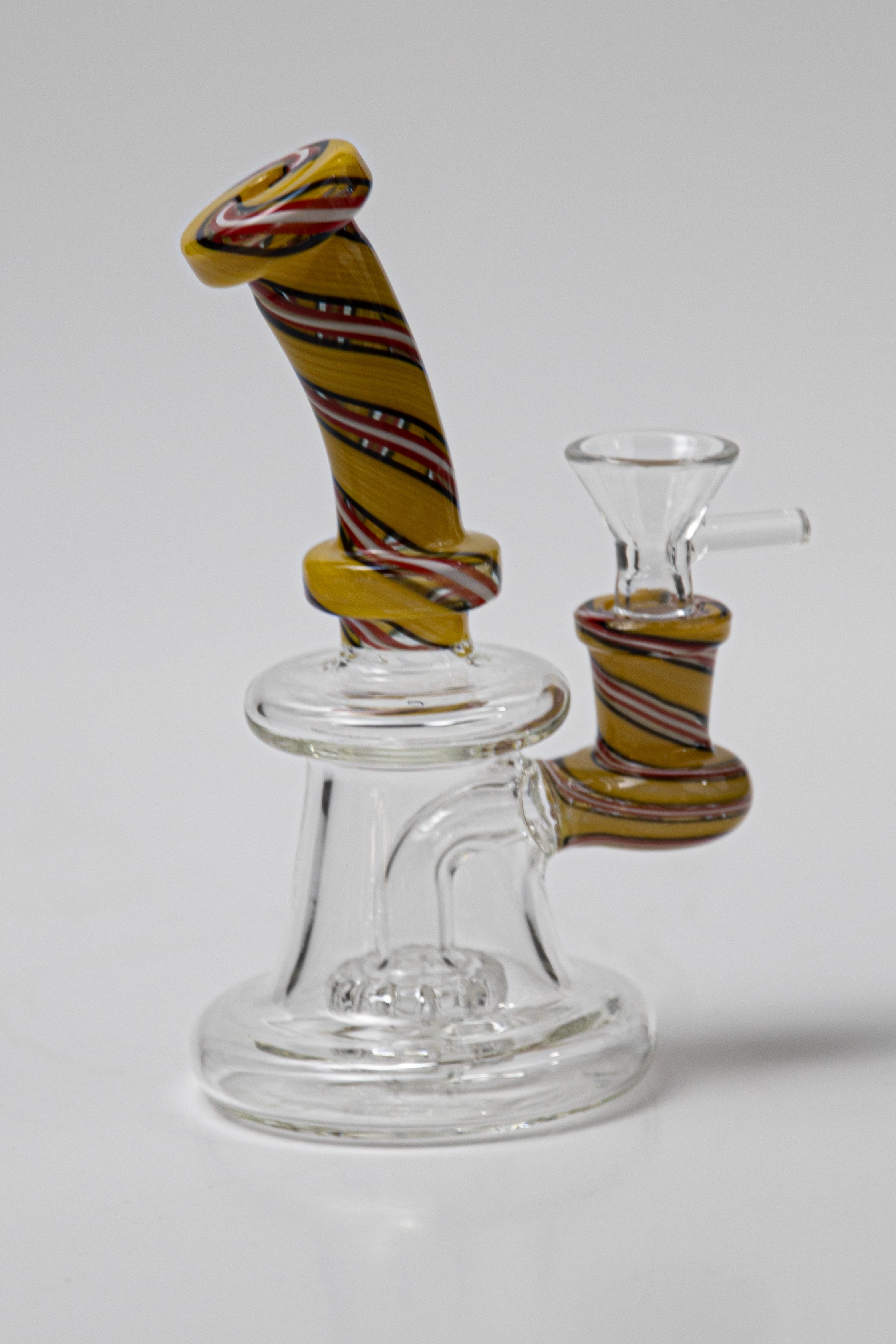 6-inch Swirl long neck Water Pipe    swirl design rig water pipe ,  with a  shower head perc , comes with a 14 mm male bowl piece for dry herb 