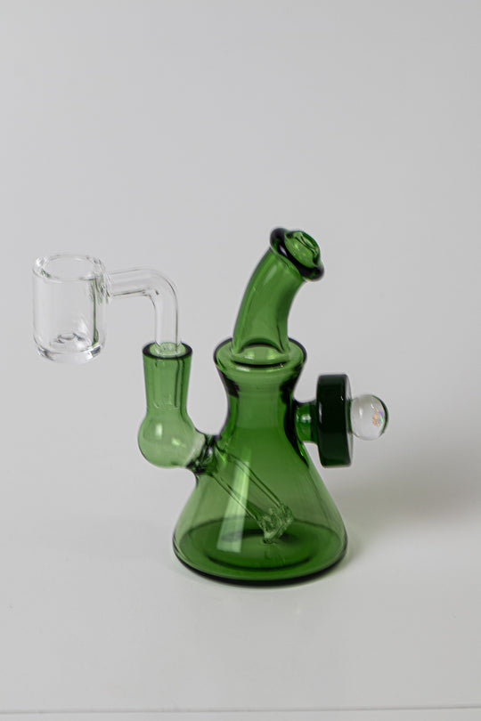 OIL Green/Blue Water Rig – a 4.5-inch Dabs banger included straight down stem built in . Less air flow more taste to weed / dabs