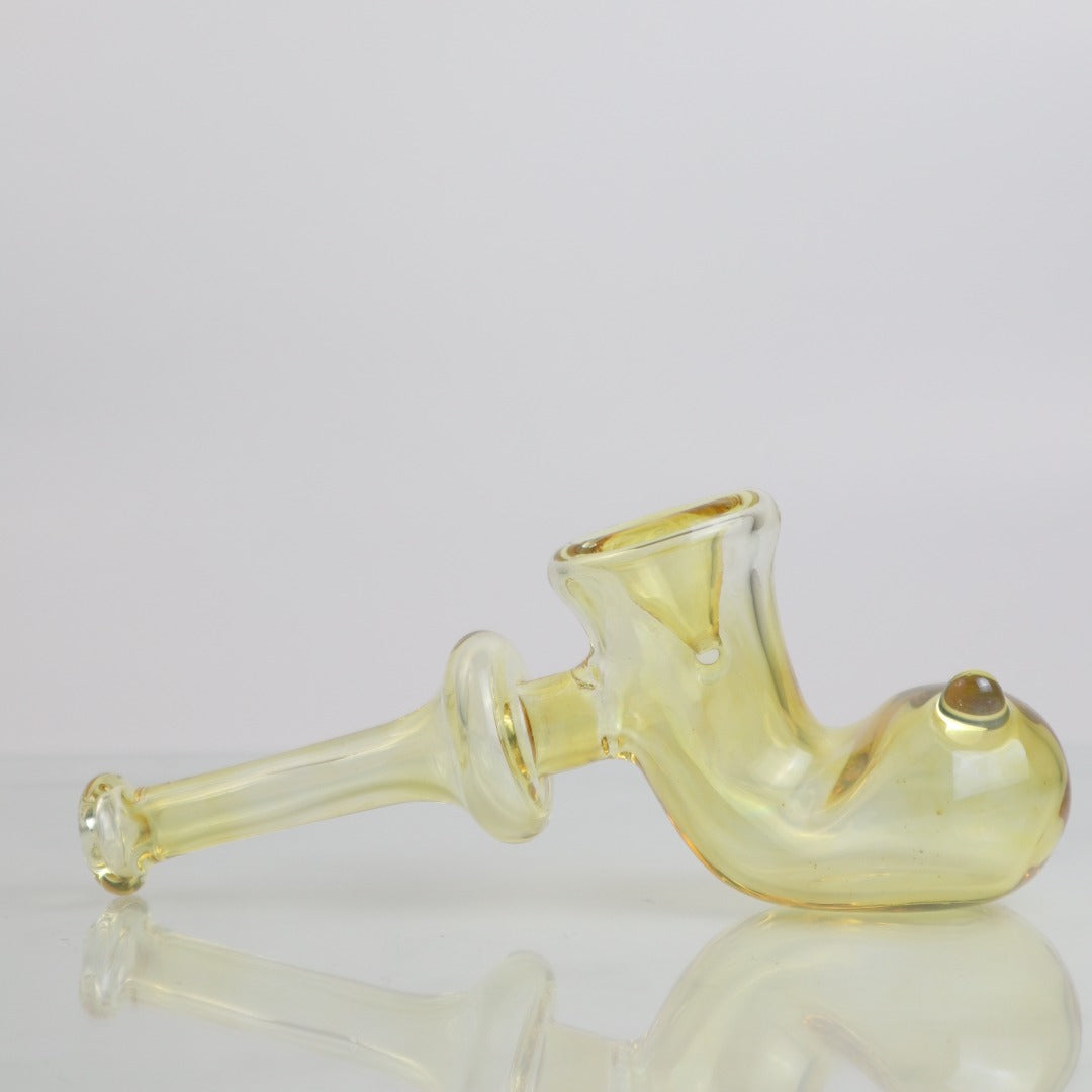 Sherlock Shoe Hand Pipe is crafted for dry herb/marijuana lovers who appreciate both portability and the benefits of cooler, smoother hits. Take a step in style and let the smoke cool down on its way to the mouthpiece.